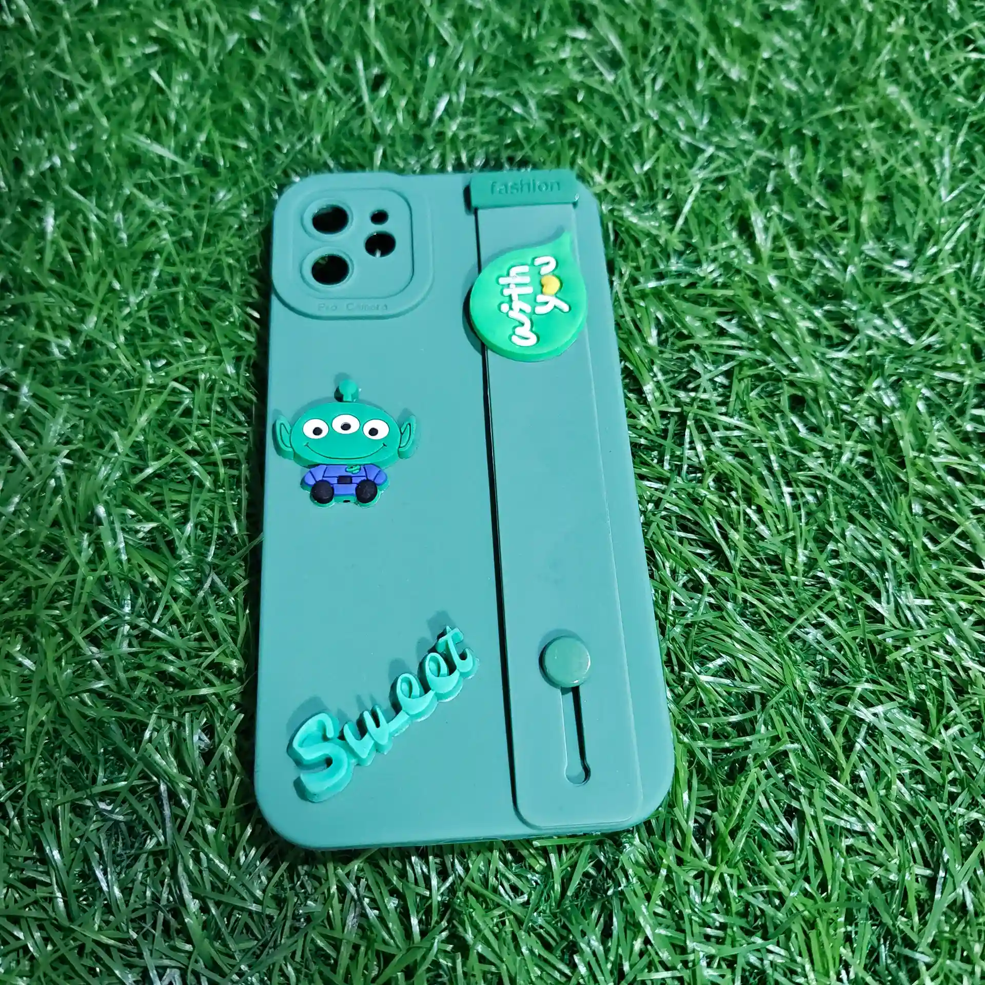 IPHONE 11- DOLL