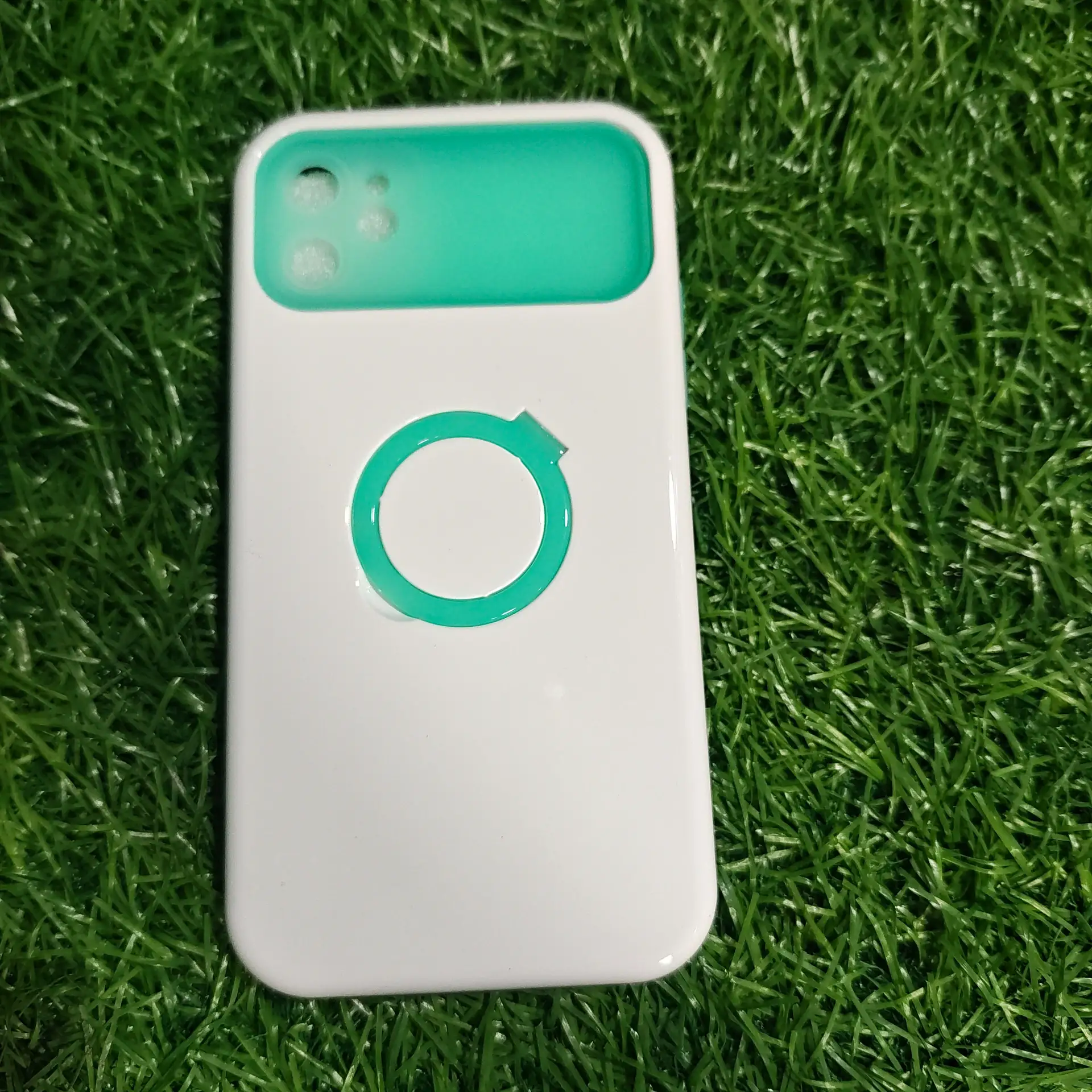 IPHONE 11- PROTECTIVE